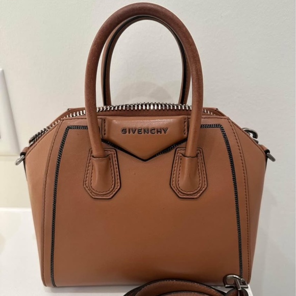 Givenchy Mini Antigona Crossbody - Picture 1 of 3